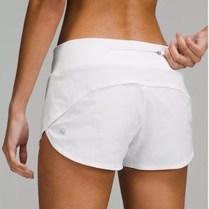 White Lululemon Speed Up Low-Rise Lined Short 2.5"